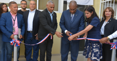 La UASD inaugura una moderna cámara Gesell en la Escuela de Psicología para fortalecer la investigación y formación de los estudiantes de educación superior.