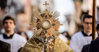 Corpus Christi se celebra hoy en República Dominicana con procesiones, misas y expresiones de fe que resaltan la tradición católica y la Eucaristía.