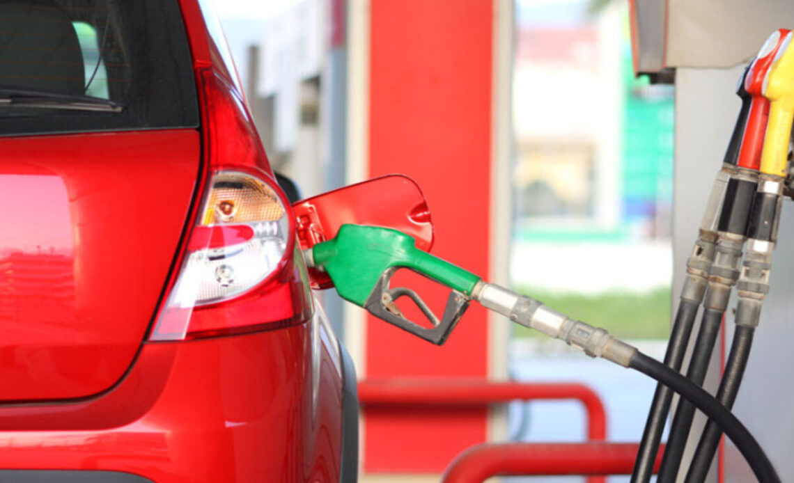 Gasolina premium sube 6 pesos y la regular 3; a partir de hoy se congelan los combustibles