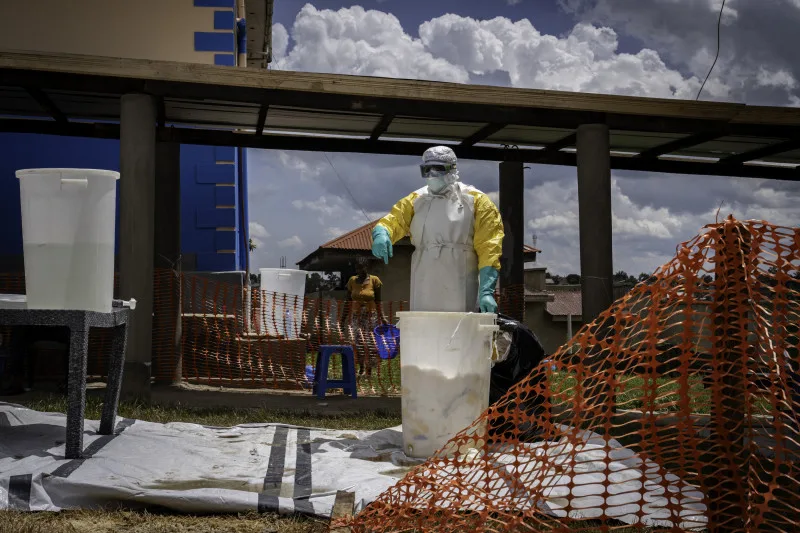 Noticias: 15 CDC advierte riesgo de brote de ébola similar al de 2014